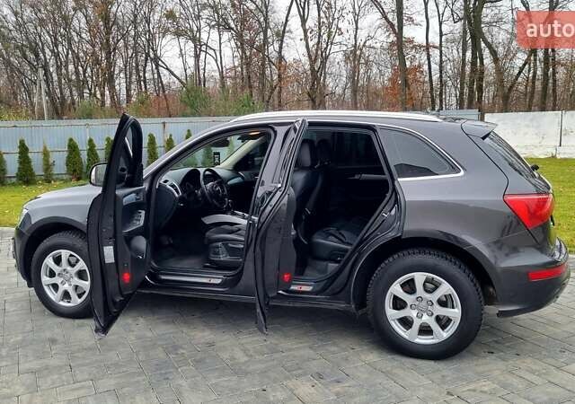 Серый Ауди Ку 5, объемом двигателя 1.97 л и пробегом 206 тыс. км за 15999 $, фото 43 на Automoto.ua