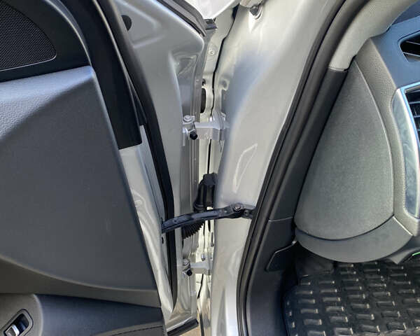 Сірий Ауді Ку 5, об'ємом двигуна 2 л та пробігом 140 тис. км за 11900 $, фото 33 на Automoto.ua