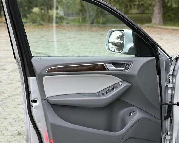 Сірий Ауді Ку 5, об'ємом двигуна 2 л та пробігом 246 тис. км за 11900 $, фото 20 на Automoto.ua