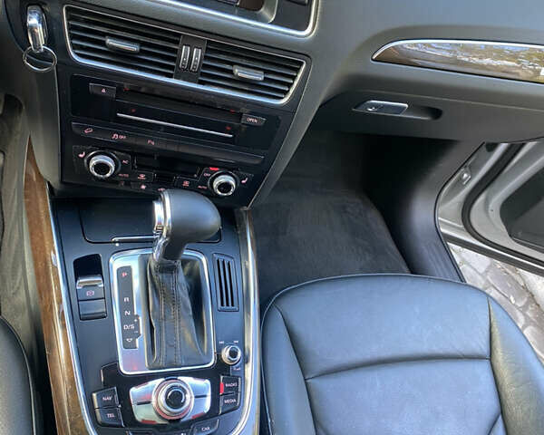 Сірий Ауді Ку 5, об'ємом двигуна 2 л та пробігом 140 тис. км за 11900 $, фото 11 на Automoto.ua