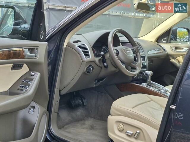 Сірий Ауді Ку 5, об'ємом двигуна 2 л та пробігом 190 тис. км за 14999 $, фото 4 на Automoto.ua