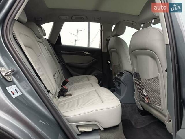 Сірий Ауді Ку 5, об'ємом двигуна 2 л та пробігом 260 тис. км за 13999 $, фото 24 на Automoto.ua