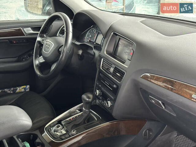 Серый Ауди Ку 5, объемом двигателя 2 л и пробегом 227 тыс. км за 12900 $, фото 27 на Automoto.ua