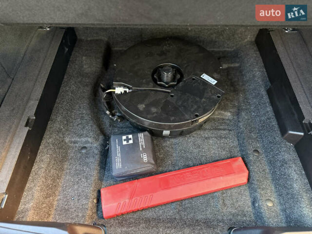 Серый Ауди Ку 5, объемом двигателя 2 л и пробегом 239 тыс. км за 17799 $, фото 44 на Automoto.ua