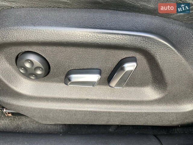 Серый Ауди Ку 5, объемом двигателя 2 л и пробегом 140 тыс. км за 12500 $, фото 28 на Automoto.ua