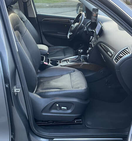 Сірий Ауді Ку 5, об'ємом двигуна 2 л та пробігом 213 тис. км за 13100 $, фото 17 на Automoto.ua