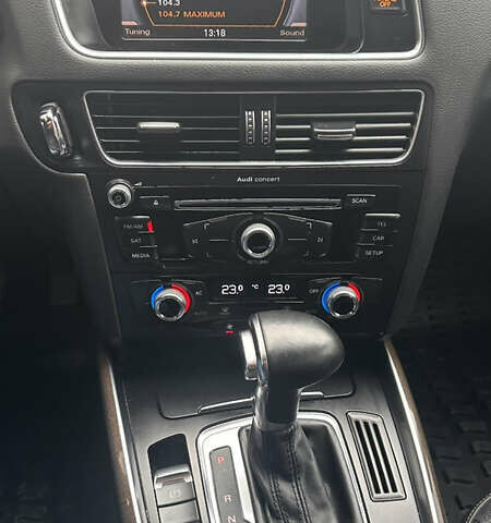 Серый Ауди Ку 5, объемом двигателя 2 л и пробегом 156 тыс. км за 13650 $, фото 25 на Automoto.ua