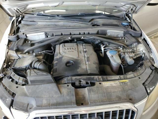 Серый Ауди Ку 5, объемом двигателя 2 л и пробегом 290 тыс. км за 9200 $, фото 3 на Automoto.ua