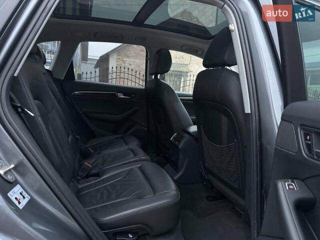 Сірий Ауді Ку 5, об'ємом двигуна 2 л та пробігом 175 тис. км за 15000 $, фото 47 на Automoto.ua