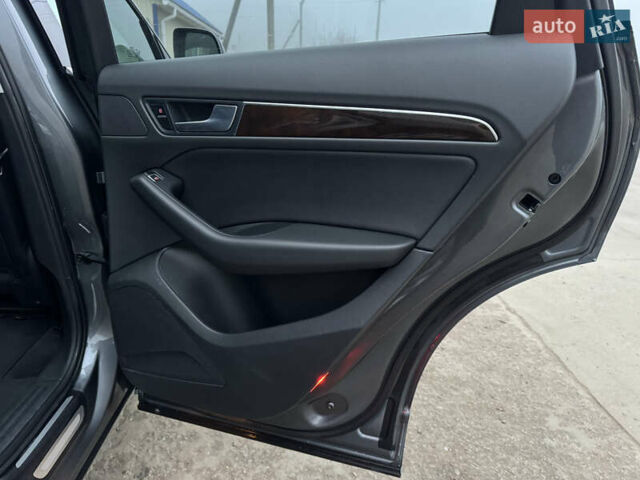 Сірий Ауді Ку 5, об'ємом двигуна 2 л та пробігом 175 тис. км за 15000 $, фото 48 на Automoto.ua