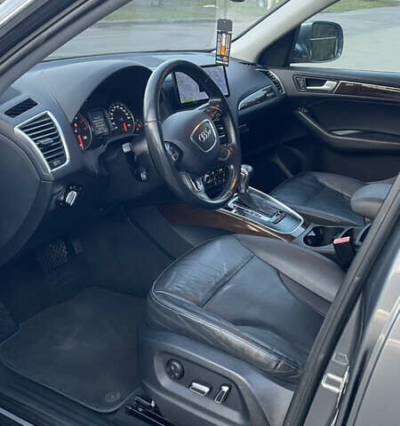 Сірий Ауді Ку 5, об'ємом двигуна 2 л та пробігом 213 тис. км за 13100 $, фото 6 на Automoto.ua