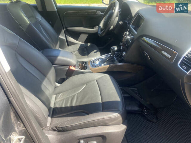 Серый Ауди Ку 5, объемом двигателя 1.98 л и пробегом 225 тыс. км за 15000 $, фото 14 на Automoto.ua