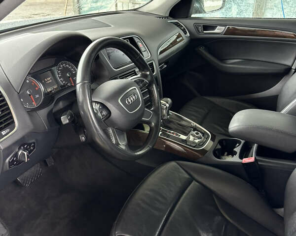 Серый Ауди Ку 5, объемом двигателя 2 л и пробегом 227 тыс. км за 12900 $, фото 14 на Automoto.ua