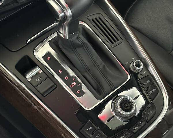 Серый Ауди Ку 5, объемом двигателя 2 л и пробегом 227 тыс. км за 12900 $, фото 31 на Automoto.ua