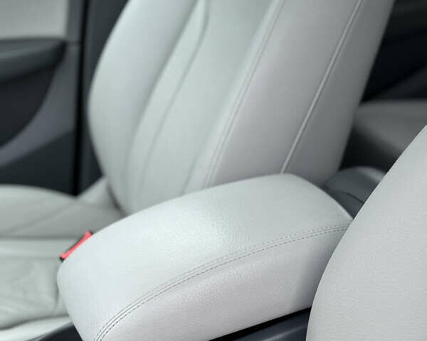 Сірий Ауді Ку 5, об'ємом двигуна 2 л та пробігом 246 тис. км за 11900 $, фото 34 на Automoto.ua