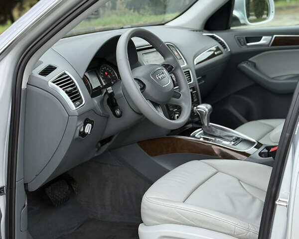 Ауді Ку 5 2013 у Дубно на Automoto.ua Сірий Ауді Ку 5, об'ємом двигуна 2 л та пробігом 246 тис. км за 11999 $, фото 23 на Automoto.ua