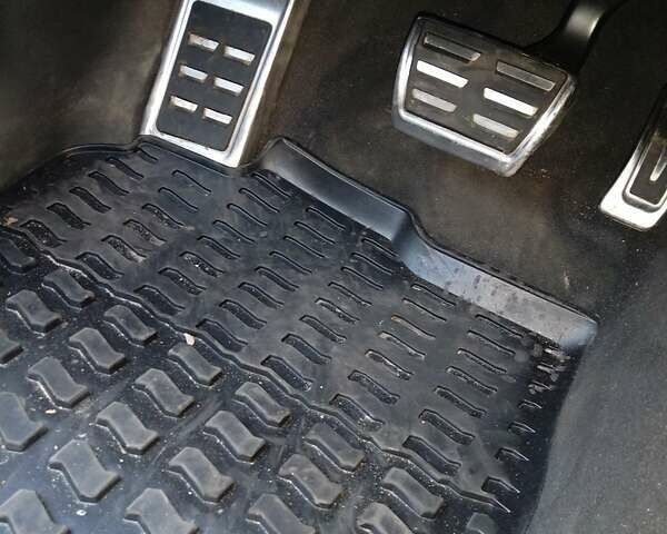 Серый Ауди Ку 5, объемом двигателя 3 л и пробегом 220 тыс. км за 22000 $, фото 15 на Automoto.ua