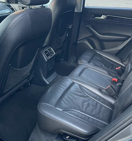 Сірий Ауді Ку 5, об'ємом двигуна 2 л та пробігом 213 тис. км за 13100 $, фото 10 на Automoto.ua