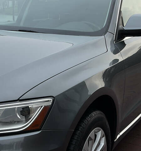 Серый Ауди Ку 5, объемом двигателя 1.98 л и пробегом 223 тыс. км за 12700 $, фото 7 на Automoto.ua