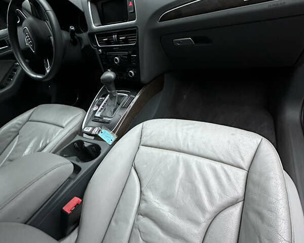 Серый Ауди Ку 5, объемом двигателя 2 л и пробегом 180 тыс. км за 14500 $, фото 8 на Automoto.ua