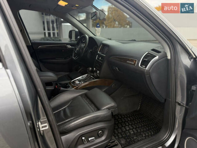 Сірий Ауді Ку 5, об'ємом двигуна 3 л та пробігом 292 тис. км за 12900 $, фото 1 на Automoto.ua