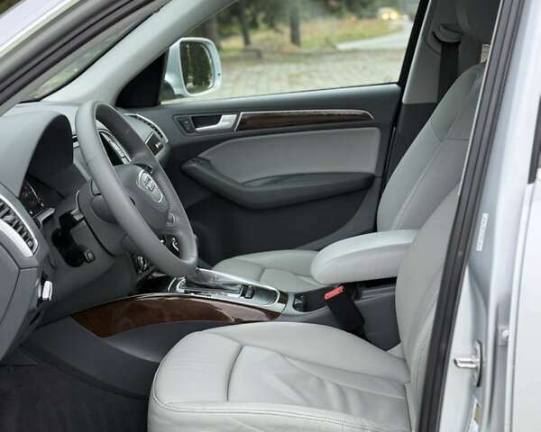 Сірий Ауді Ку 5, об'ємом двигуна 2 л та пробігом 246 тис. км за 11900 $, фото 24 на Automoto.ua