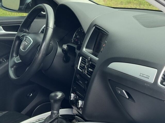 Сірий Ауді Ку 5, об'ємом двигуна 2 л та пробігом 190 тис. км за 14800 $, фото 17 на Automoto.ua