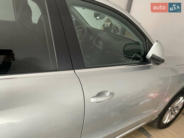 Сірий Ауді Ку 5, об'ємом двигуна 2 л та пробігом 140 тис. км за 11900 $, фото 41 на Automoto.ua