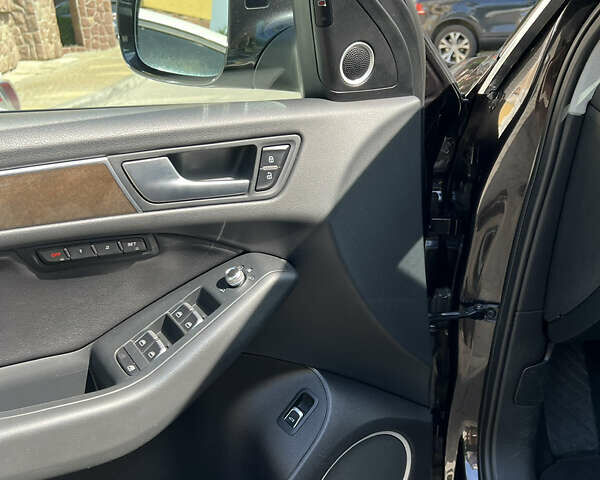 Сірий Ауді Ку 5, об'ємом двигуна 1.98 л та пробігом 202 тис. км за 16799 $, фото 20 на Automoto.ua