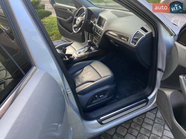 Сірий Ауді Ку 5, об'ємом двигуна 2 л та пробігом 140 тис. км за 11900 $, фото 22 на Automoto.ua