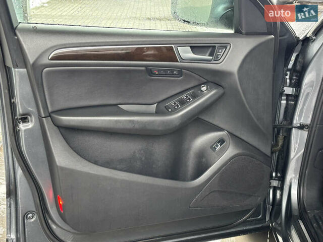 Серый Ауди Ку 5, объемом двигателя 2 л и пробегом 227 тыс. км за 12900 $, фото 16 на Automoto.ua