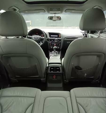 Сірий Ауді Ку 5, об'ємом двигуна 2 л та пробігом 260 тис. км за 13999 $, фото 32 на Automoto.ua