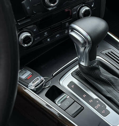 Серый Ауди Ку 5, объемом двигателя 1.98 л и пробегом 223 тыс. км за 12700 $, фото 40 на Automoto.ua