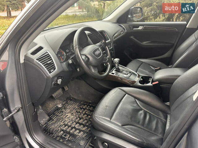 Серый Ауди Ку 5, объемом двигателя 2 л и пробегом 156 тыс. км за 13650 $, фото 16 на Automoto.ua