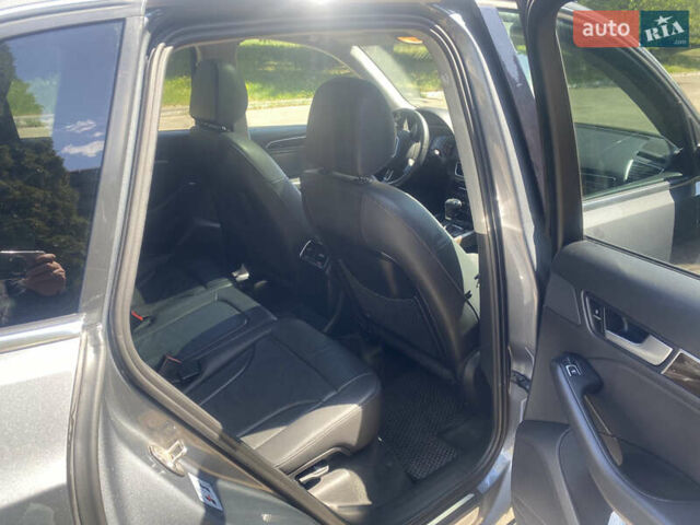 Серый Ауди Ку 5, объемом двигателя 1.98 л и пробегом 225 тыс. км за 15000 $, фото 15 на Automoto.ua