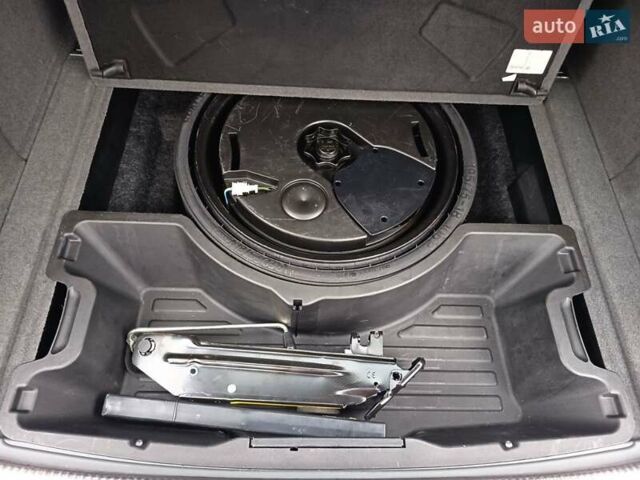 Сірий Ауді Ку 5, об'ємом двигуна 2 л та пробігом 260 тис. км за 13999 $, фото 50 на Automoto.ua