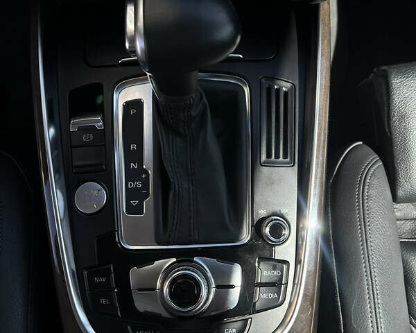 Сірий Ауді Ку 5, об'ємом двигуна 1.98 л та пробігом 202 тис. км за 16799 $, фото 25 на Automoto.ua