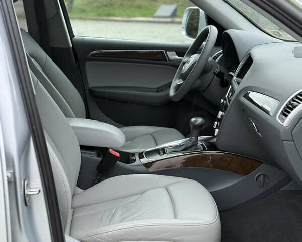 Ауді Ку 5 2013 у Дубно на Automoto.ua Сірий Ауді Ку 5, об'ємом двигуна 2 л та пробігом 246 тис. км за 11999 $, фото 38 на Automoto.ua