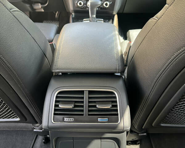 Сірий Ауді Ку 5, об'ємом двигуна 1.98 л та пробігом 202 тис. км за 16799 $, фото 31 на Automoto.ua