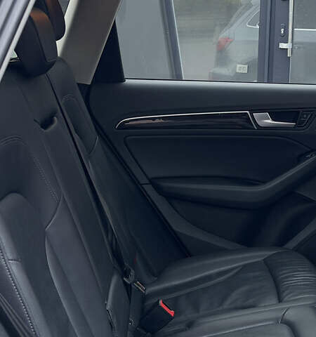 Серый Ауди Ку 5, объемом двигателя 1.98 л и пробегом 223 тыс. км за 12700 $, фото 20 на Automoto.ua