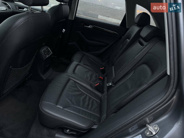 Сірий Ауді Ку 5, об'ємом двигуна 2 л та пробігом 175 тис. км за 15000 $, фото 42 на Automoto.ua
