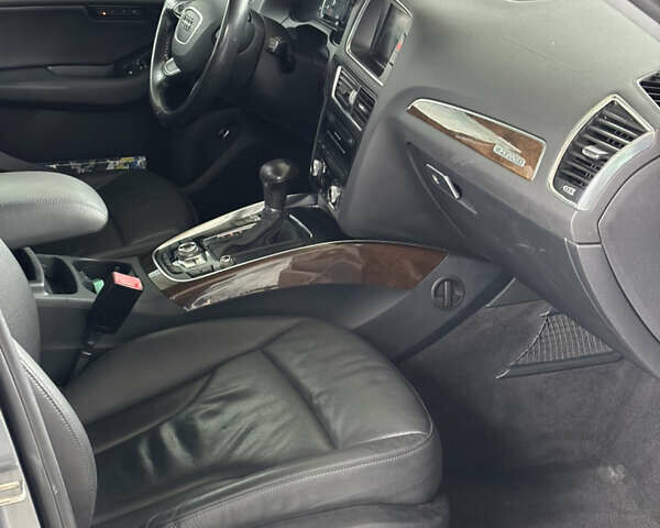 Серый Ауди Ку 5, объемом двигателя 2 л и пробегом 227 тыс. км за 12900 $, фото 23 на Automoto.ua