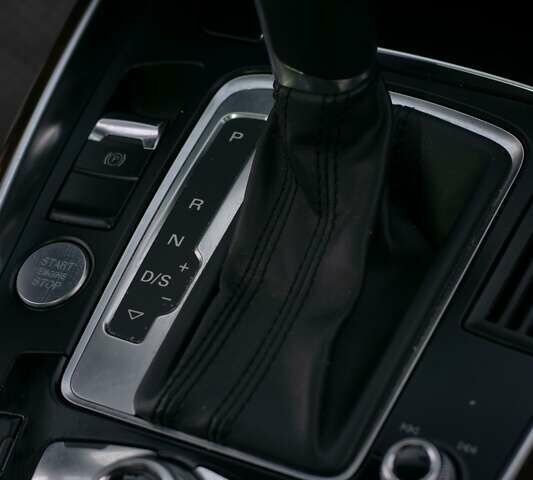 Серый Ауди Ку 5, объемом двигателя 1.98 л и пробегом 143 тыс. км за 16000 $, фото 25 на Automoto.ua