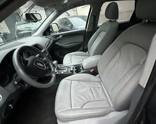 Серый Ауди Ку 5, объемом двигателя 2 л и пробегом 180 тыс. км за 14500 $, фото 6 на Automoto.ua