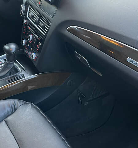 Сірий Ауді Ку 5, об'ємом двигуна 2 л та пробігом 213 тис. км за 13100 $, фото 15 на Automoto.ua