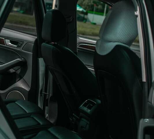 Серый Ауди Ку 5, объемом двигателя 1.98 л и пробегом 143 тыс. км за 16000 $, фото 23 на Automoto.ua