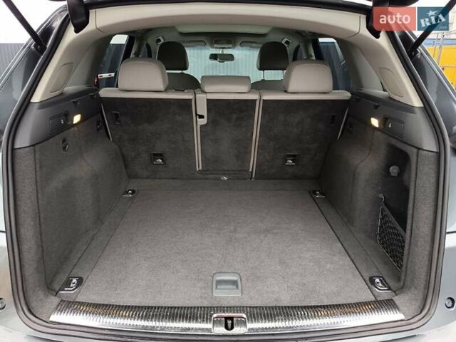 Сірий Ауді Ку 5, об'ємом двигуна 2 л та пробігом 260 тис. км за 13999 $, фото 48 на Automoto.ua