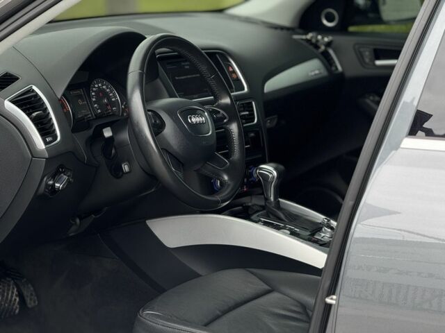 Сірий Ауді Ку 5, об'ємом двигуна 2 л та пробігом 190 тис. км за 14800 $, фото 6 на Automoto.ua