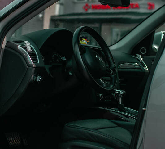 Серый Ауди Ку 5, объемом двигателя 1.98 л и пробегом 143 тыс. км за 16000 $, фото 19 на Automoto.ua