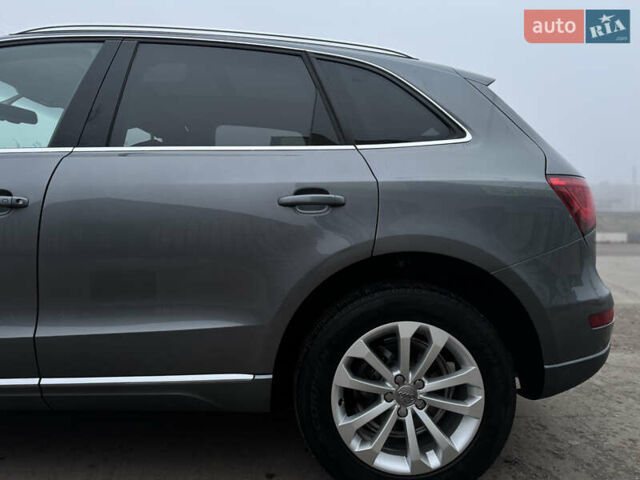 Сірий Ауді Ку 5, об'ємом двигуна 2 л та пробігом 175 тис. км за 15000 $, фото 9 на Automoto.ua